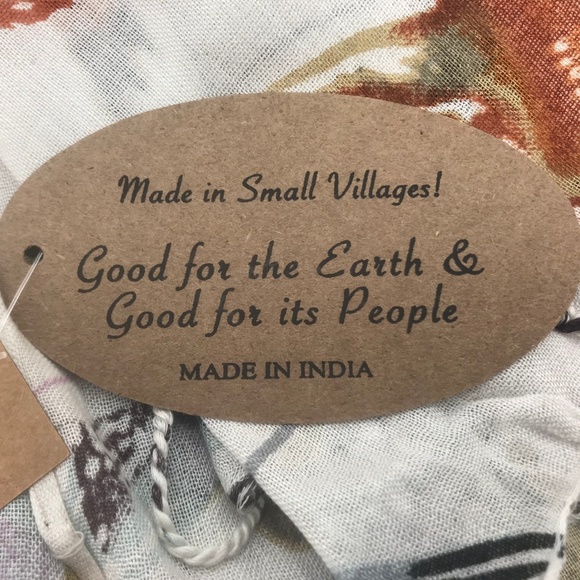 Art Studio Fringed Scarf: Hummingbird Design - Picture 5 of 5